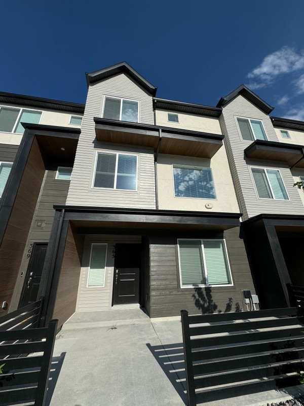American Fork Townhome: 365 S 1110 W