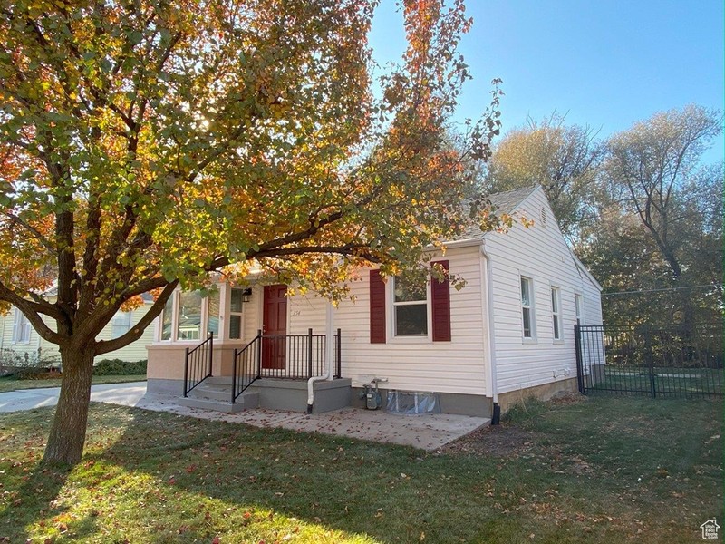 Springville Single Room: 354 Brookside Dr