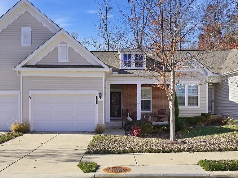Fredericksburg House: 7 Nauset Way