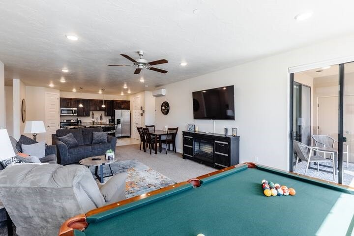 Hurricane Condo: 5662 W Clubhouse Dr