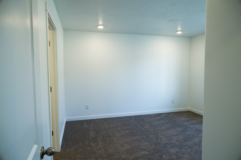Eagle Mountain Townhome: 1825 E Fall St