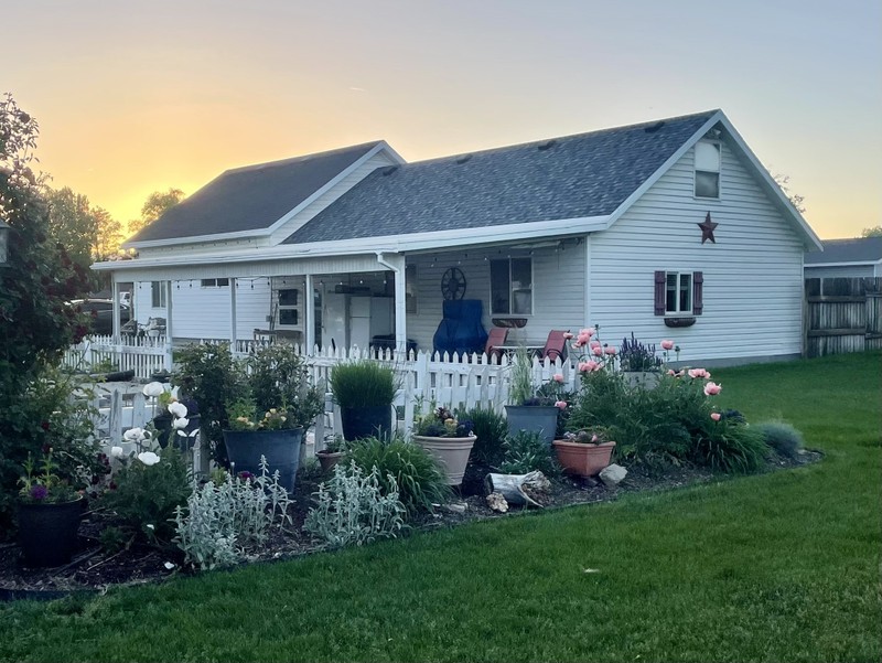 Riverton House: 13954 S 1835 W