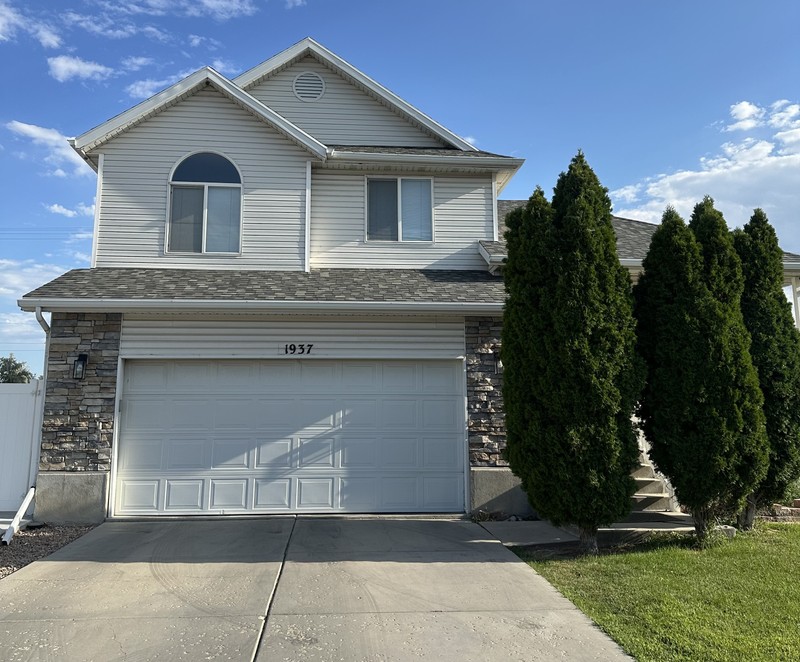 Salt Lake City House: 1937 W Quarter Horse Ave