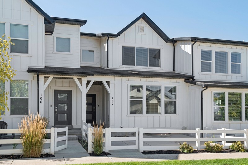 North Salt Lake Townhome: 102 E Grant Ln