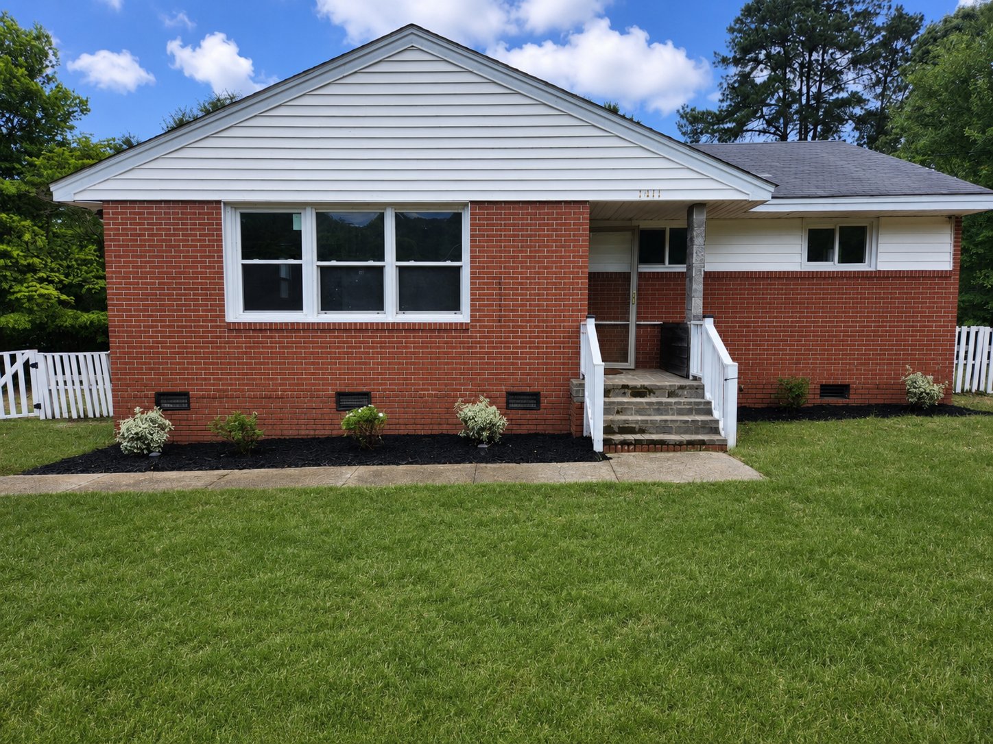 Fayetteville House: 1411 Stansfield Dr