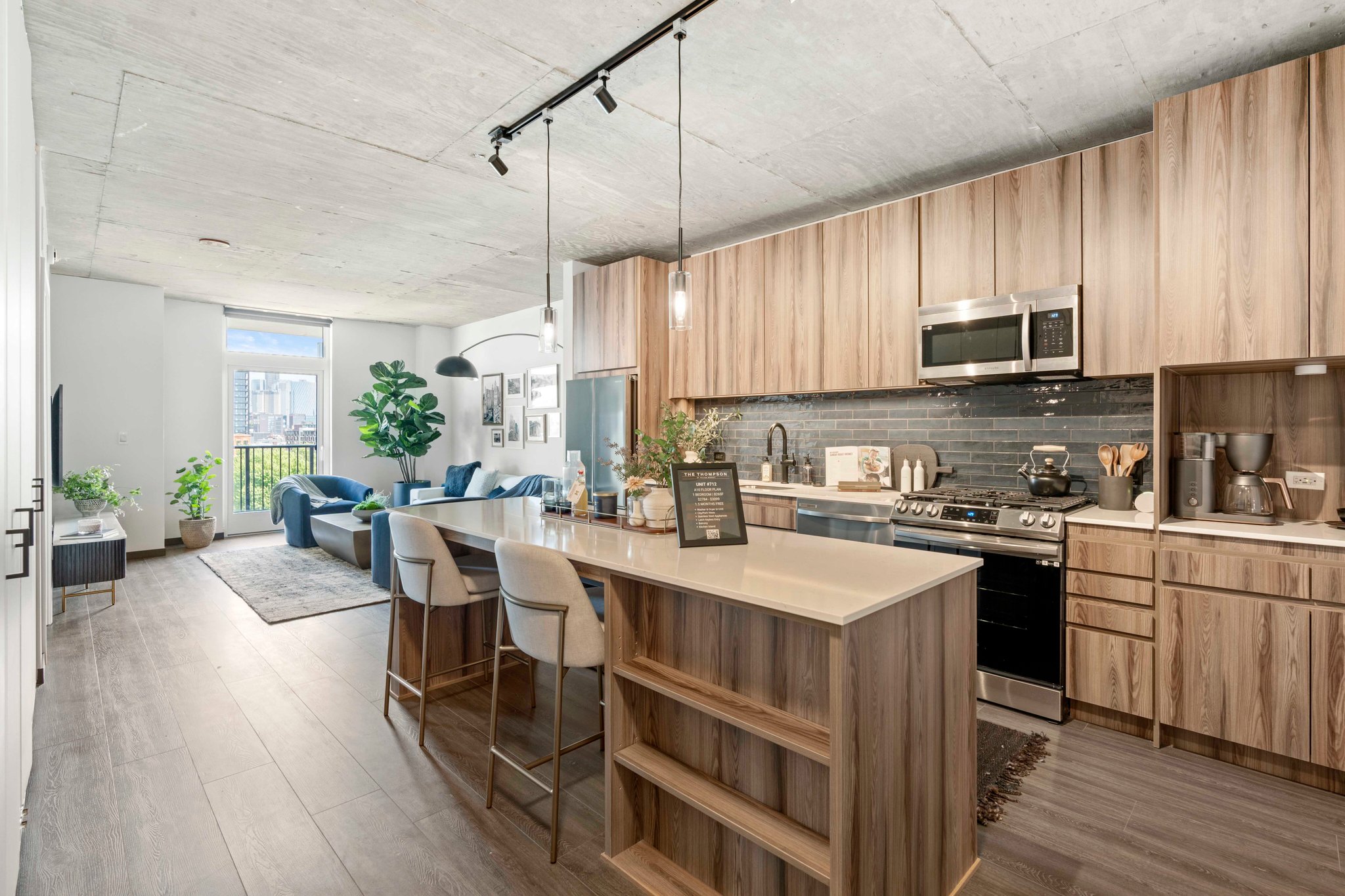 Chicago Condo: 135 N Ashland Ave