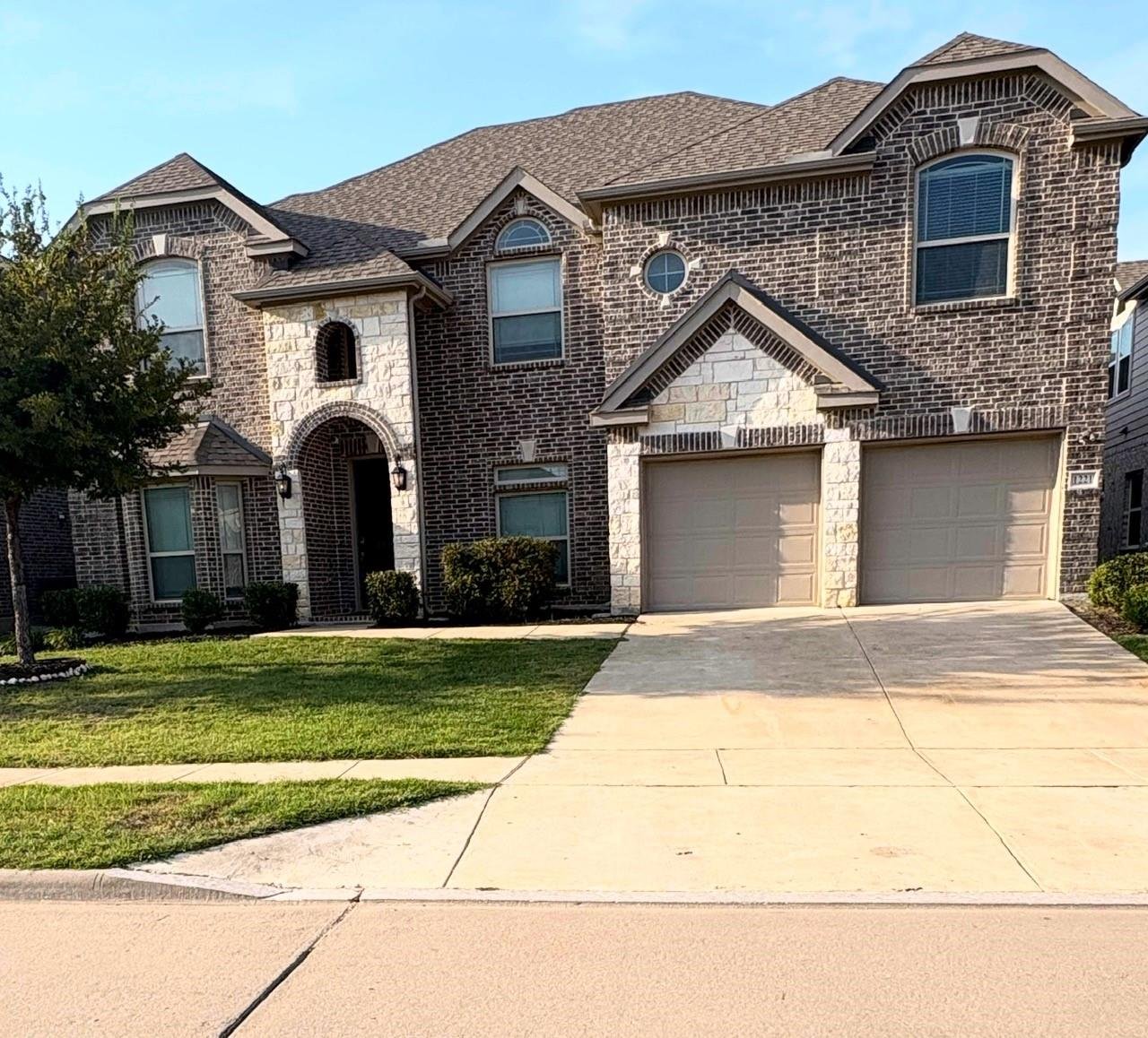 McKinney House: 1221 Hoyt Dr