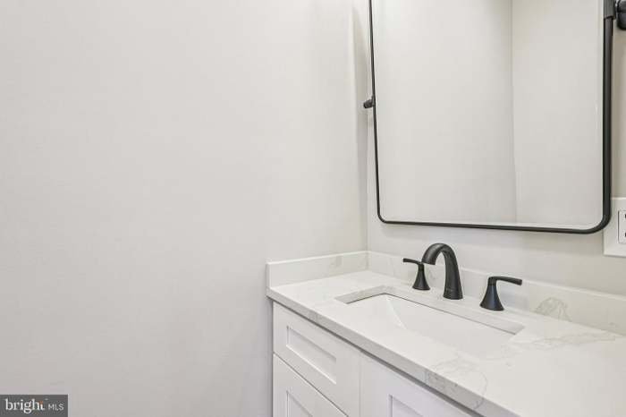 Philadelphia Townhome: 914 S 54th St
