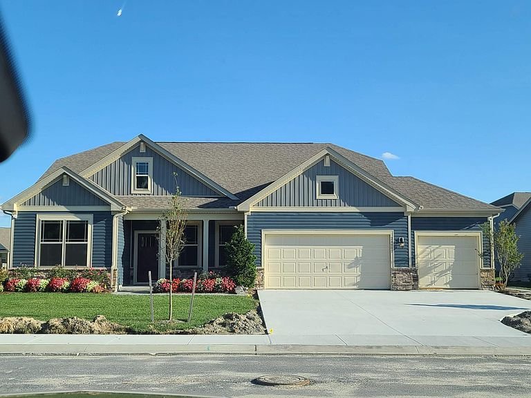 Milton House: 24007 Harvest Cir