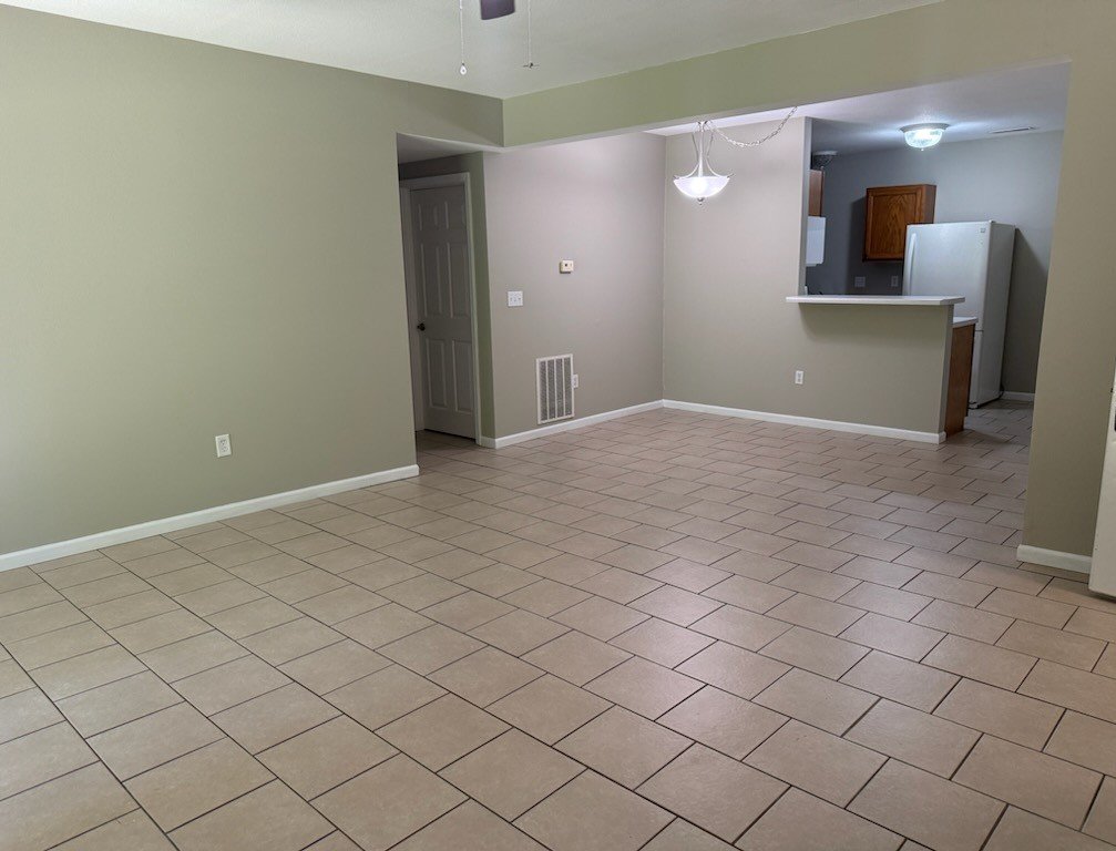 Waterloo Apartment: 101 Westview Place