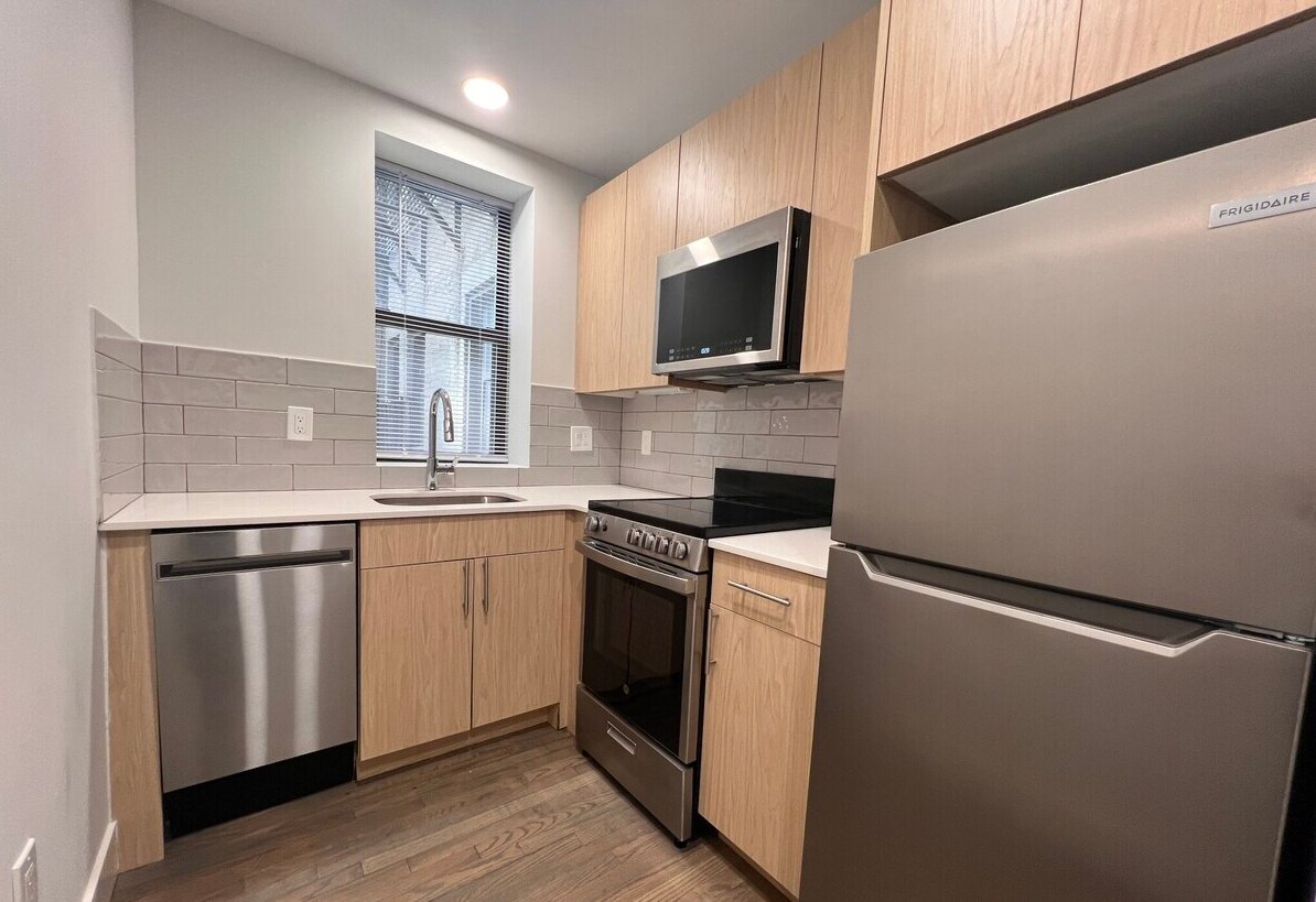 Boston Apartment: 11 Peterborough St.