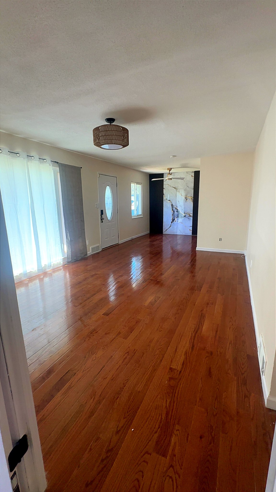 Cleveland House: 13902 Lakota ave