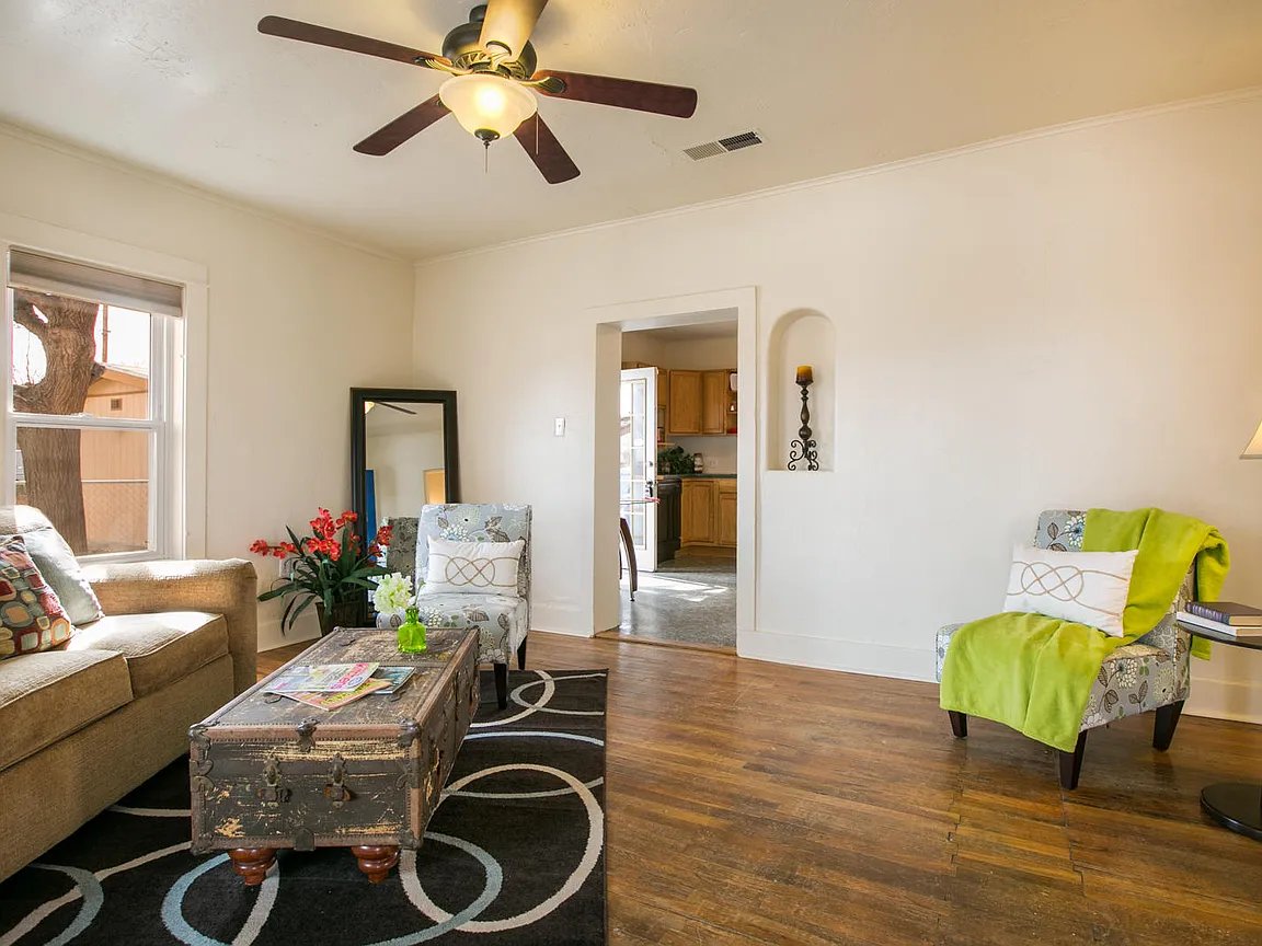 Albuquerque House: 1405 8th St NW