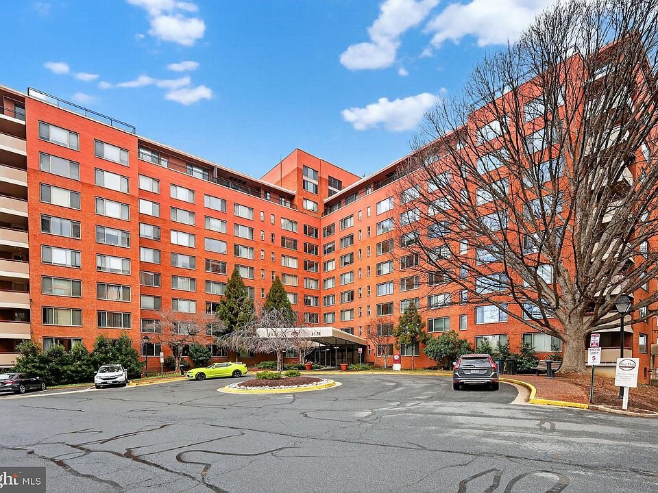 Arlington Apartment: 1121 Arlington Blvd