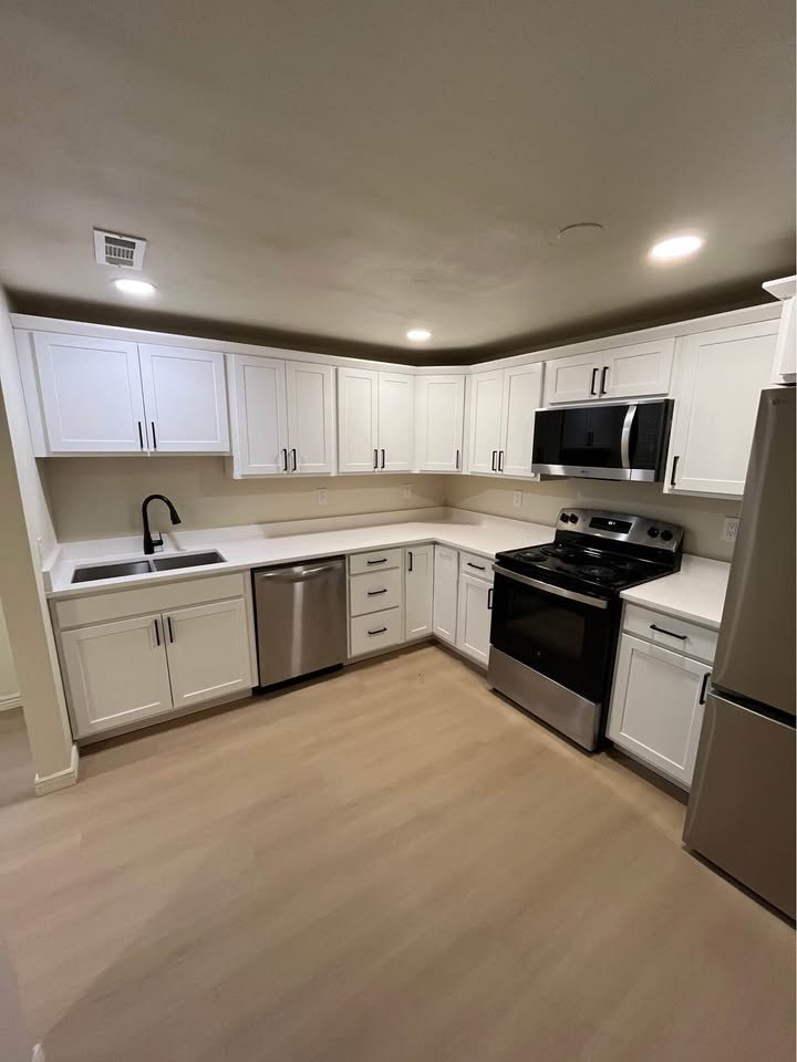 Provo House: 916 W 1150 S