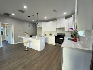 La Palma House: 5272 Barcelona Cir