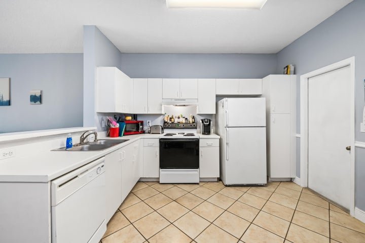 Weston Townhome: 2185 Salerno Circle