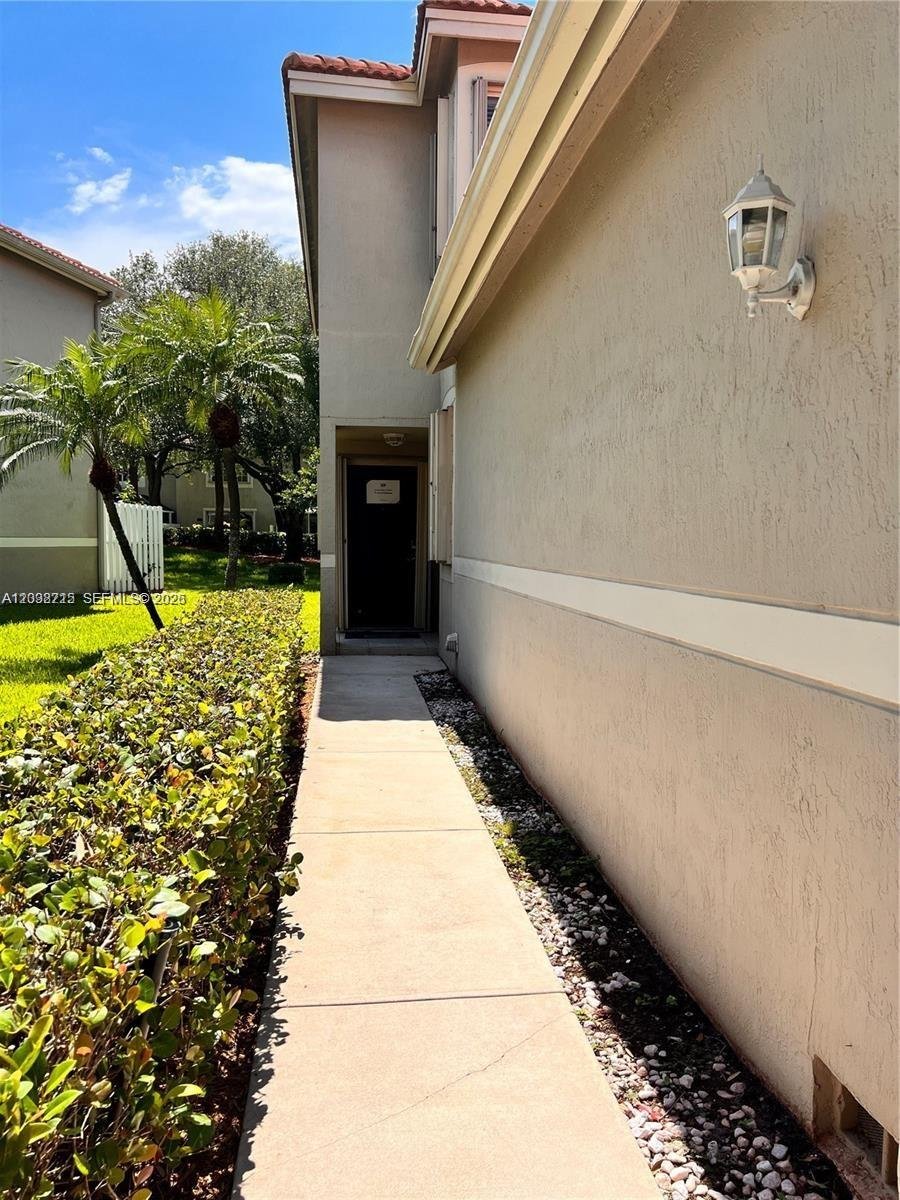 Weston Townhome: 1290 Sorrento Drive 1290