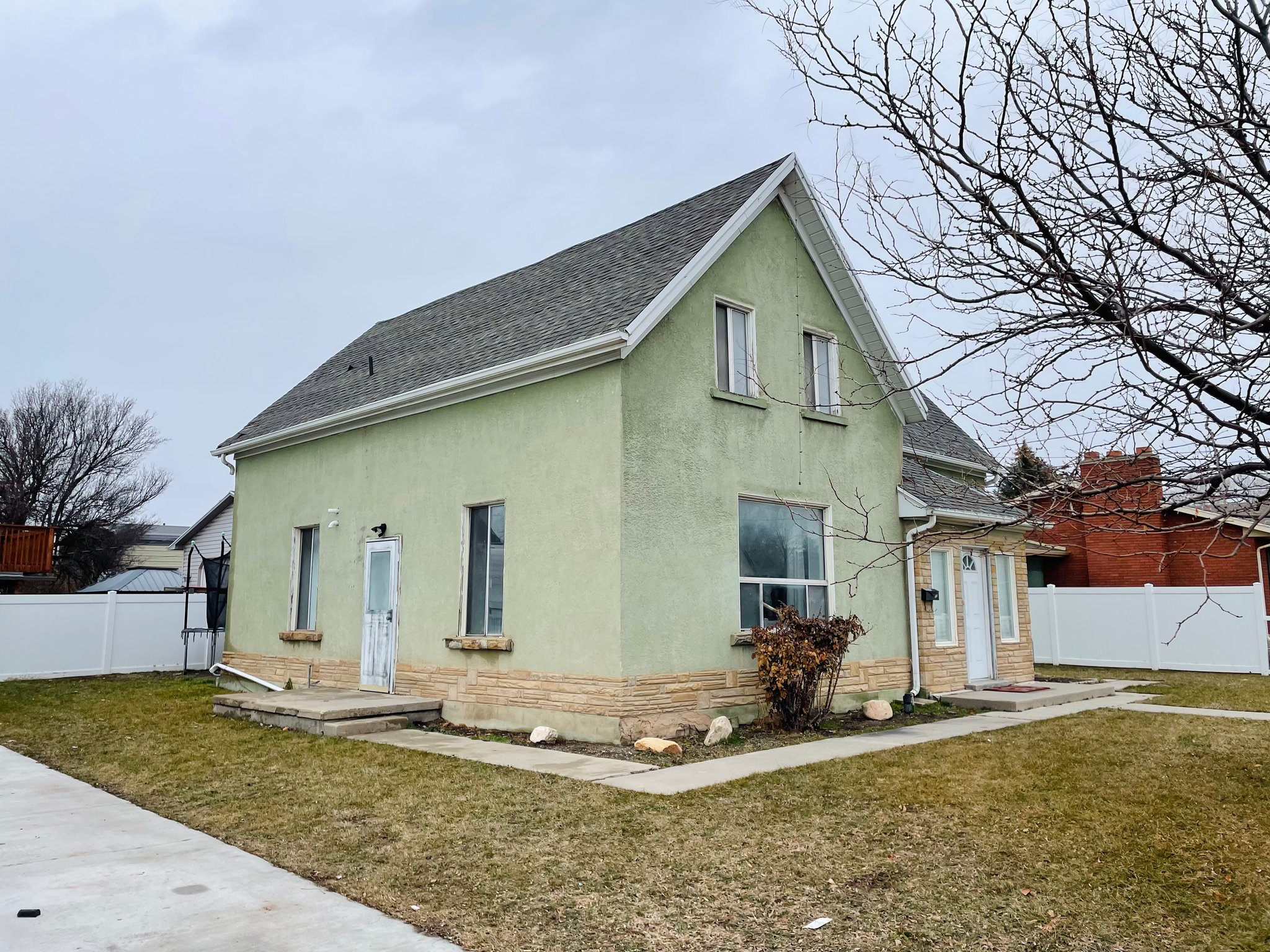 Lehi Apartment: 311 N Center St