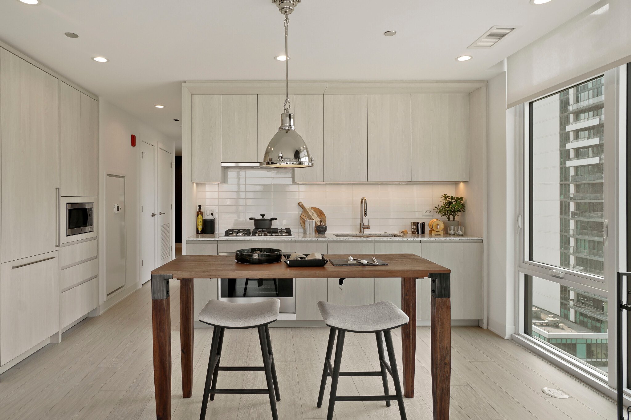 Chicago Condo: 349 N Union Ave