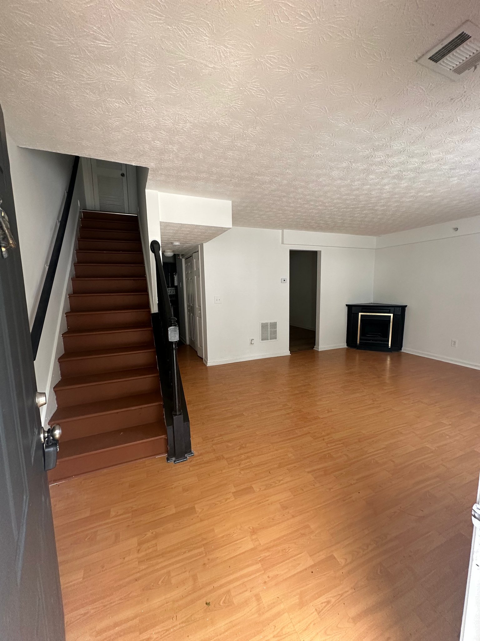 Lilburn Townhome: 822 Burns Walk Ct NW