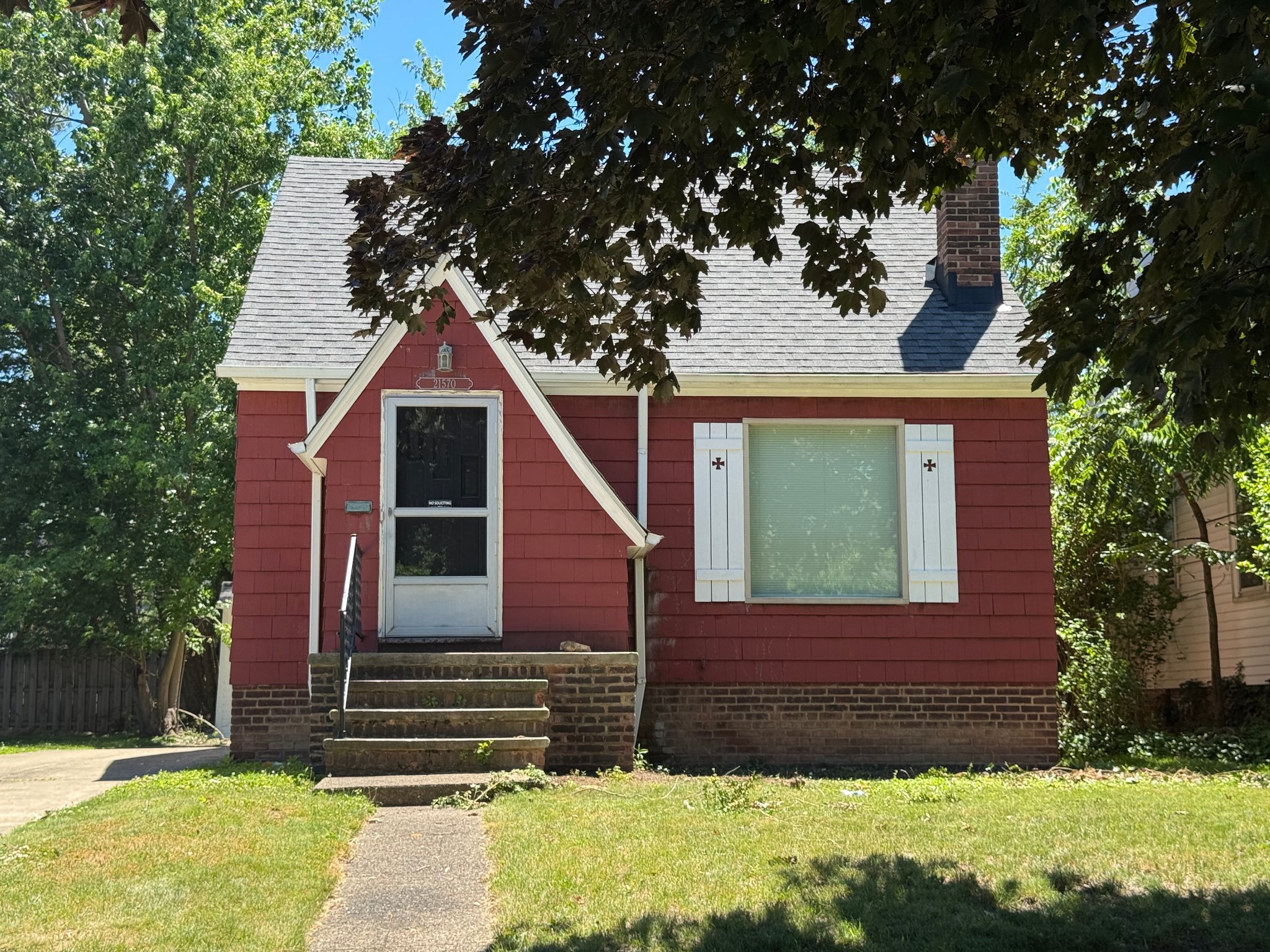 Euclid House: 21570 Priday Ave