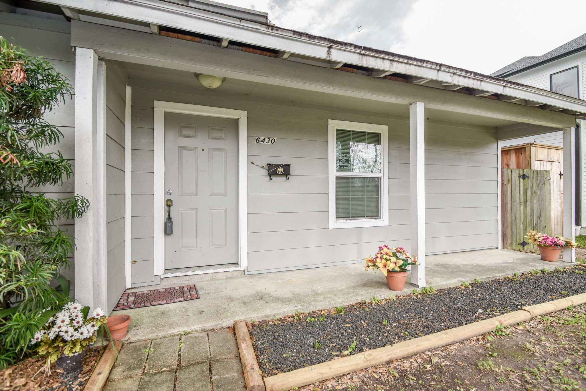 Houston House: 6430 SAXET ST
