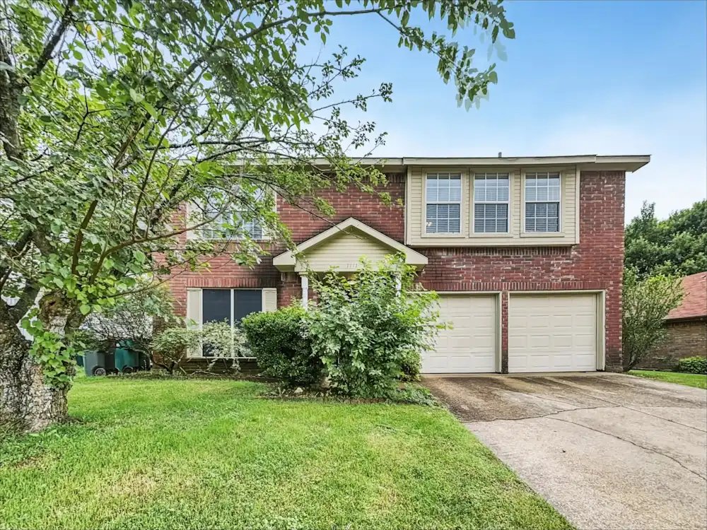 Cedar Hill Townhome: 1111 Brewer Dr,