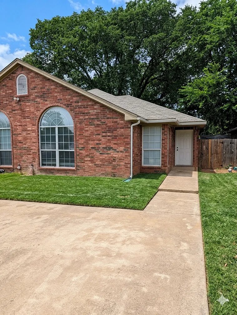 Arlington Townhome: 1707 Tina Marie Rd