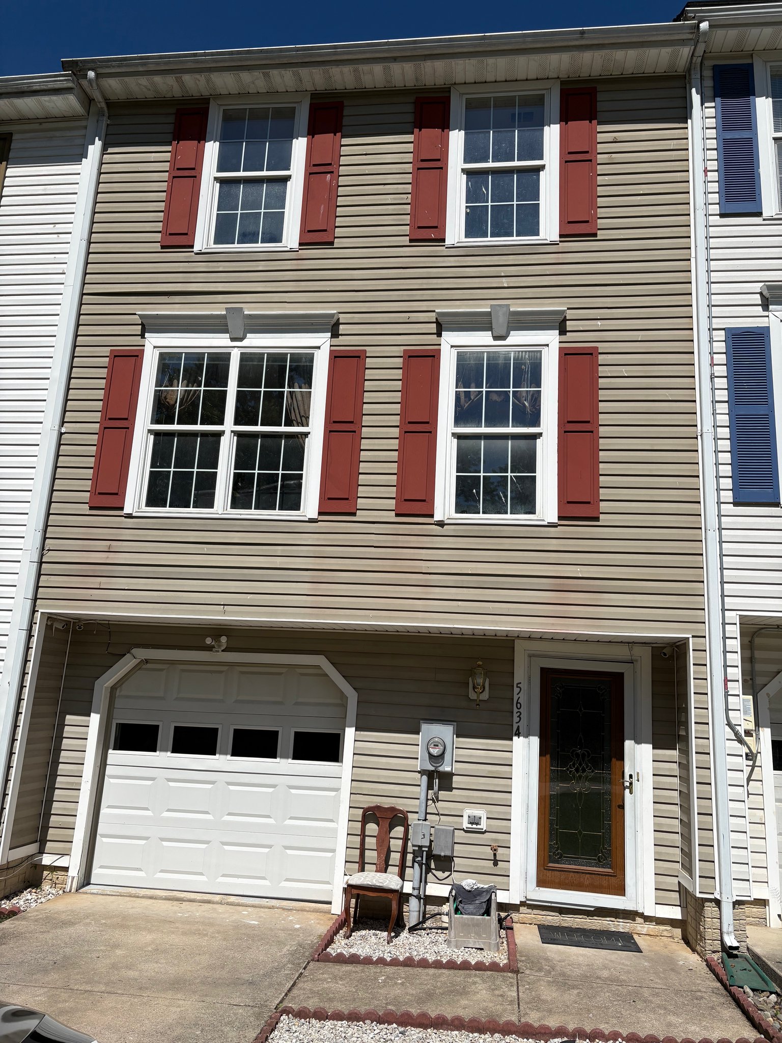 Frederick Townhome: 5634 Crestwood Court