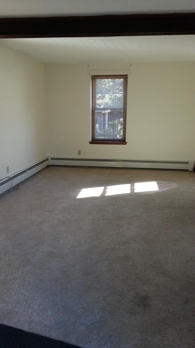 Hudson Apartment: 108 Apsely St