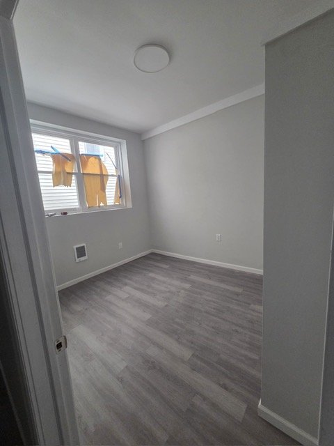 Newark Single Room: 22 Speedway Avenue