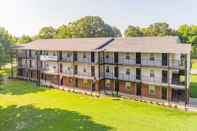 Greenville Apartment: 301 E 12th St