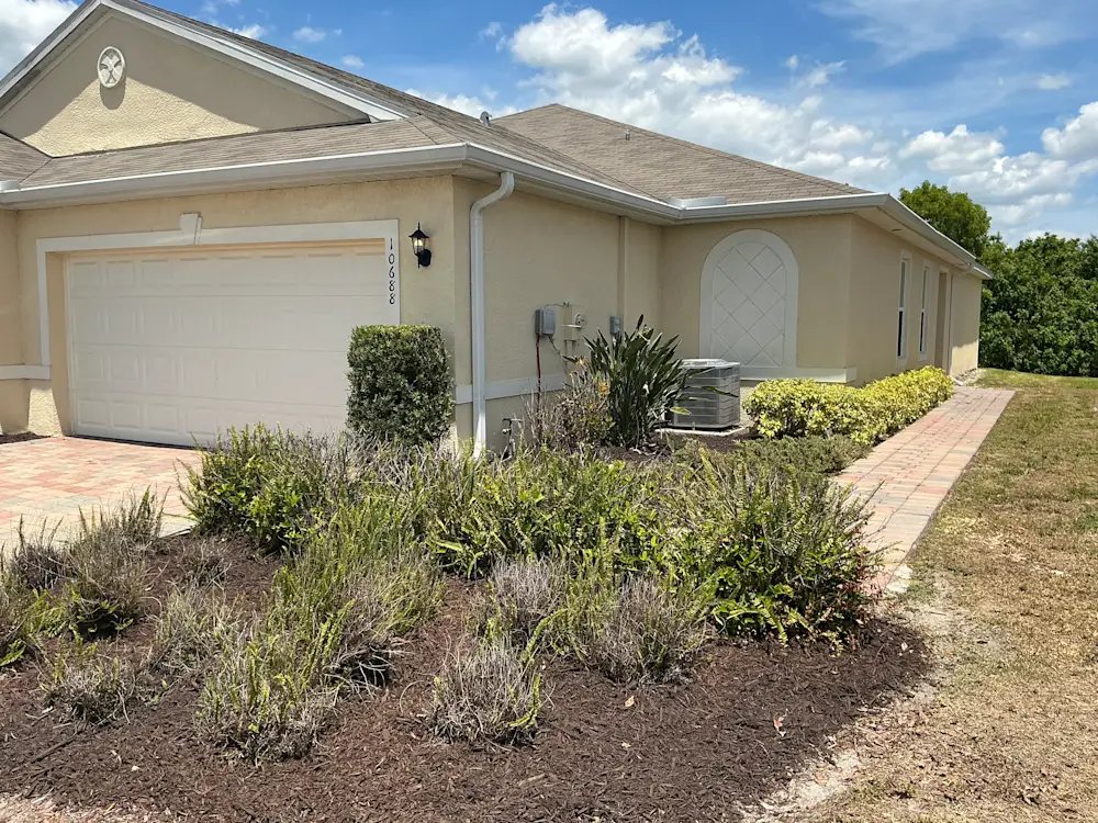 Lehigh Acres Townhome: 10688 Crossback Ln