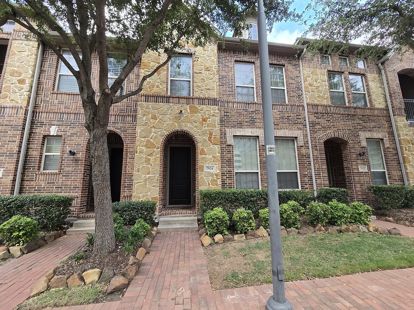 Plano Townhome: 7924 Osborn Pkwy