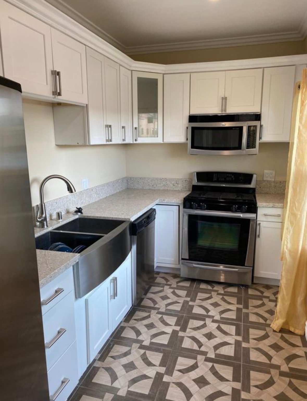 Long Beach Apartment: 1134 Lime Ave
