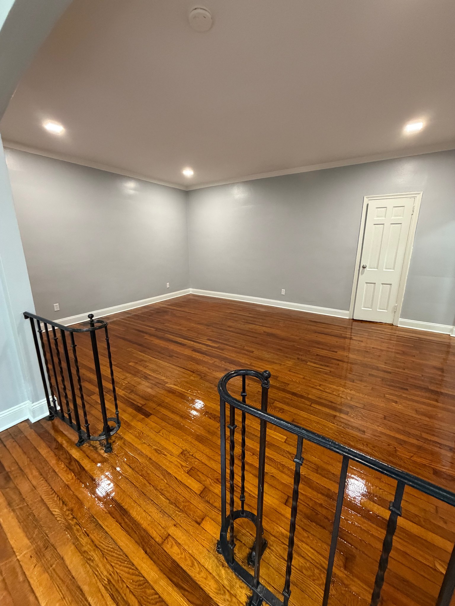 East Orange Apartment: 29 S Munn Ave