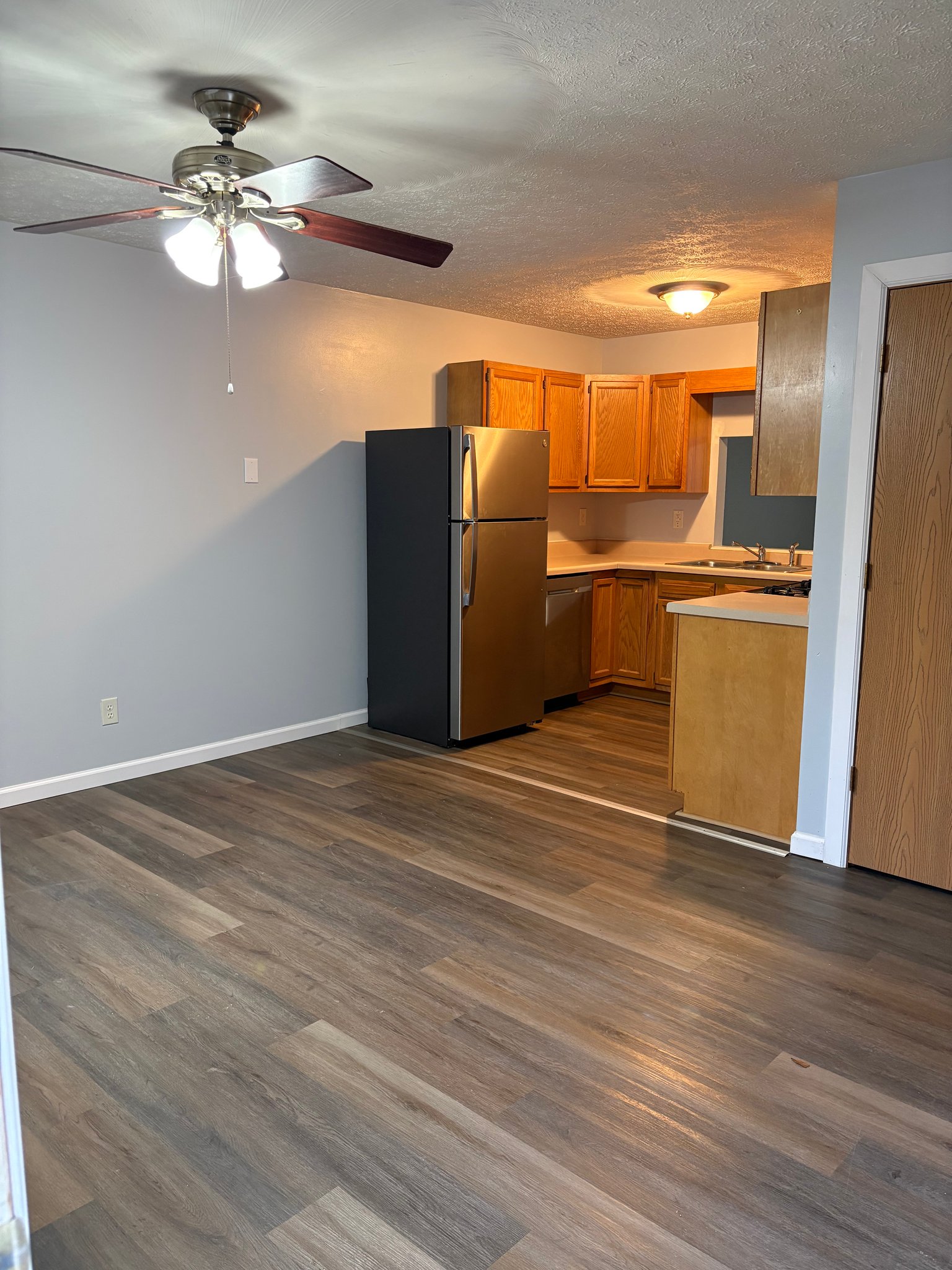 Belpre Townhome: 207 Florence St