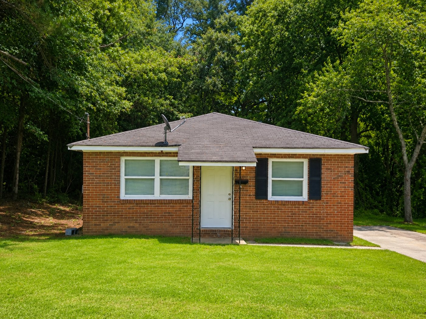 Macon House: 3483 Lawton Rd