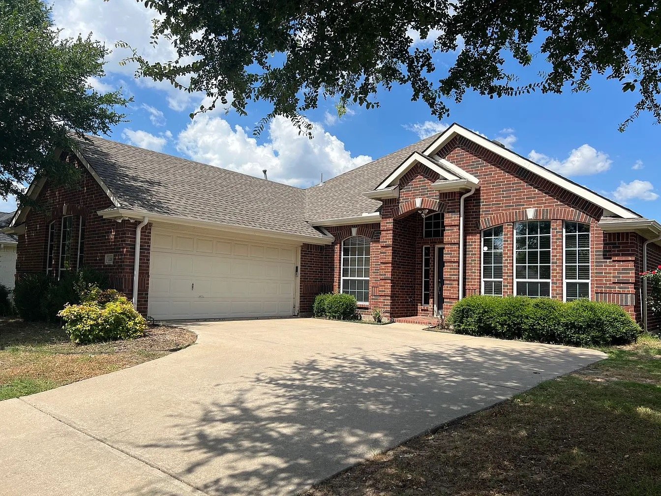 Frisco House: 5330 Golfside Dr