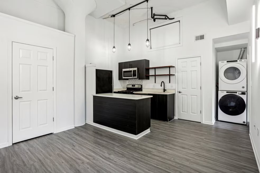 Philadelphia Apartment: 1217 Spring Garden St, Philadelphia, PA 19123