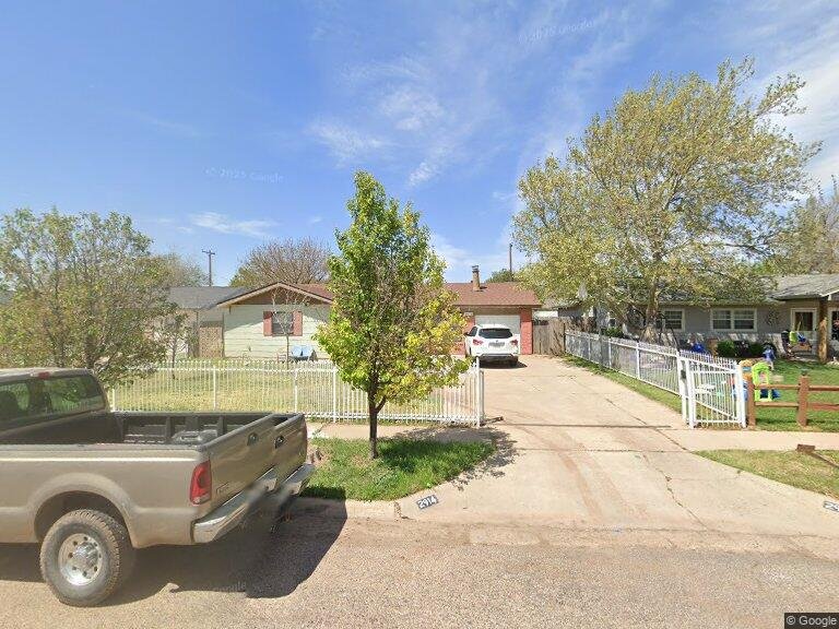 Amarillo House: 2914 S Spring St