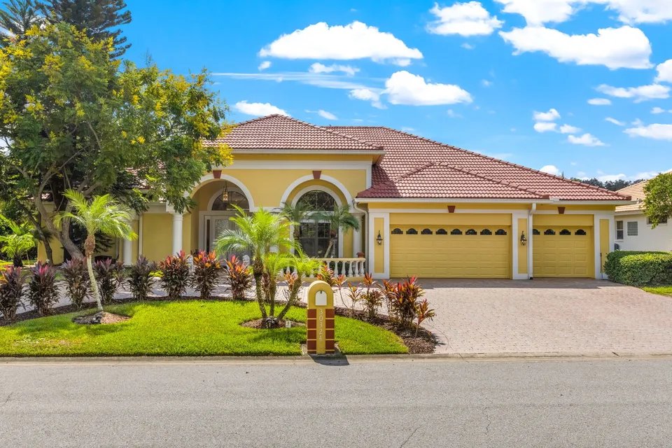 WESLEY CHAPEL House: 30324 LAURELWOOD LANE