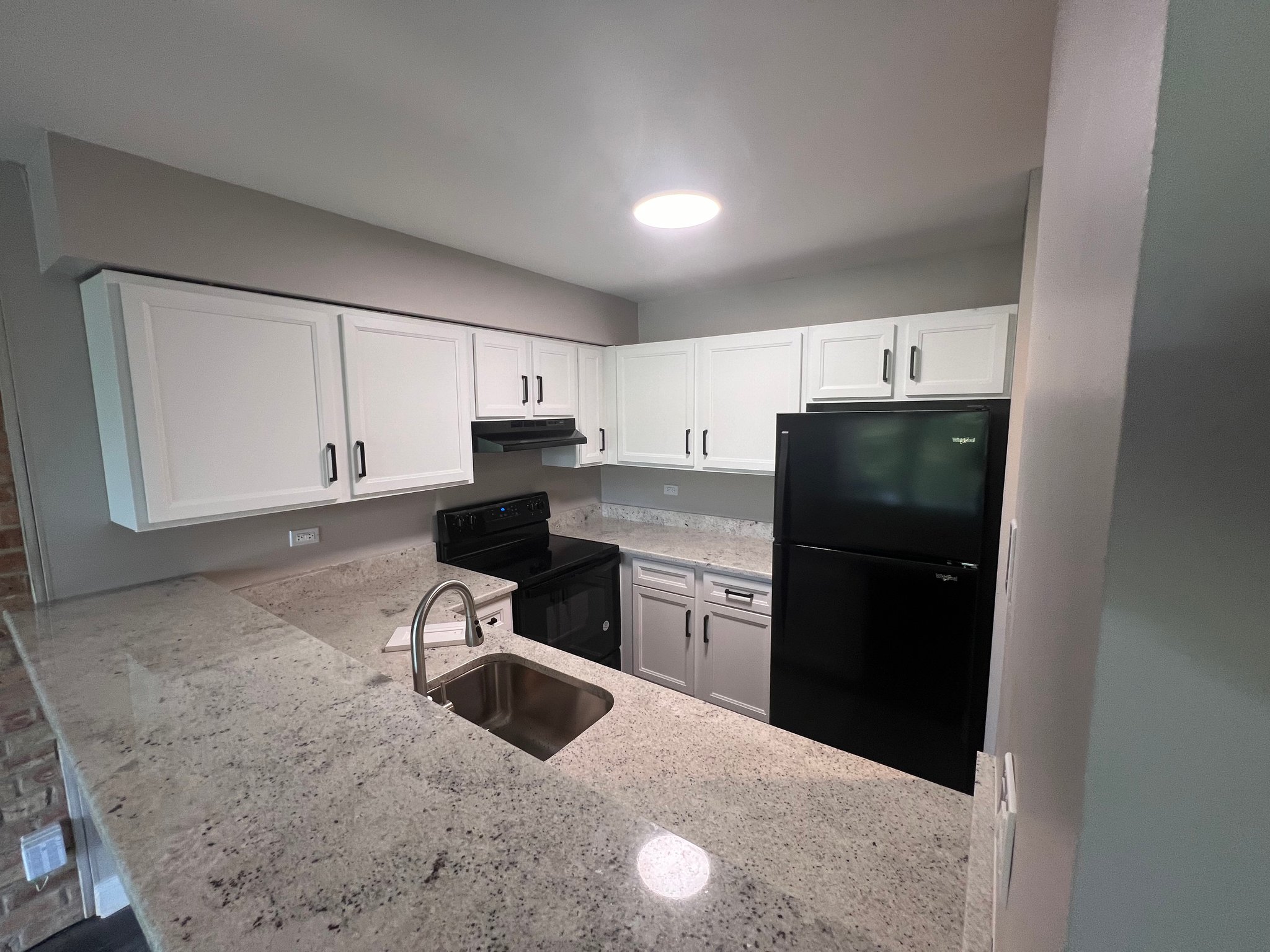 Lisle Apartment: 5550 Abbey Dr