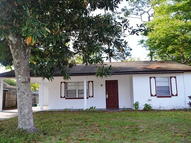 Casselberry House: 660 Jasmine Rd