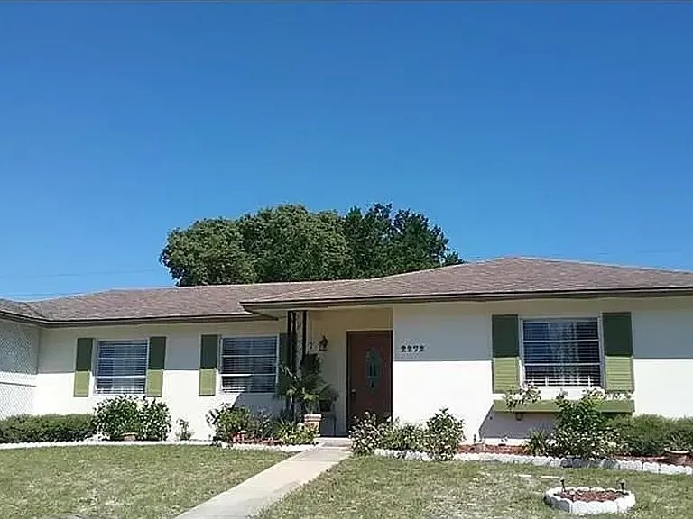 Deltona House: 2272 Kent Rd