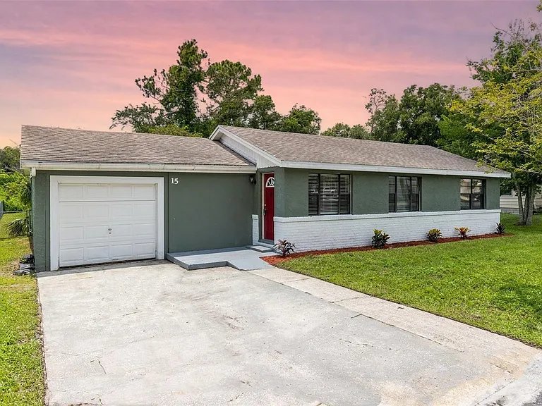 DeBary House: 15 Colomba Rd