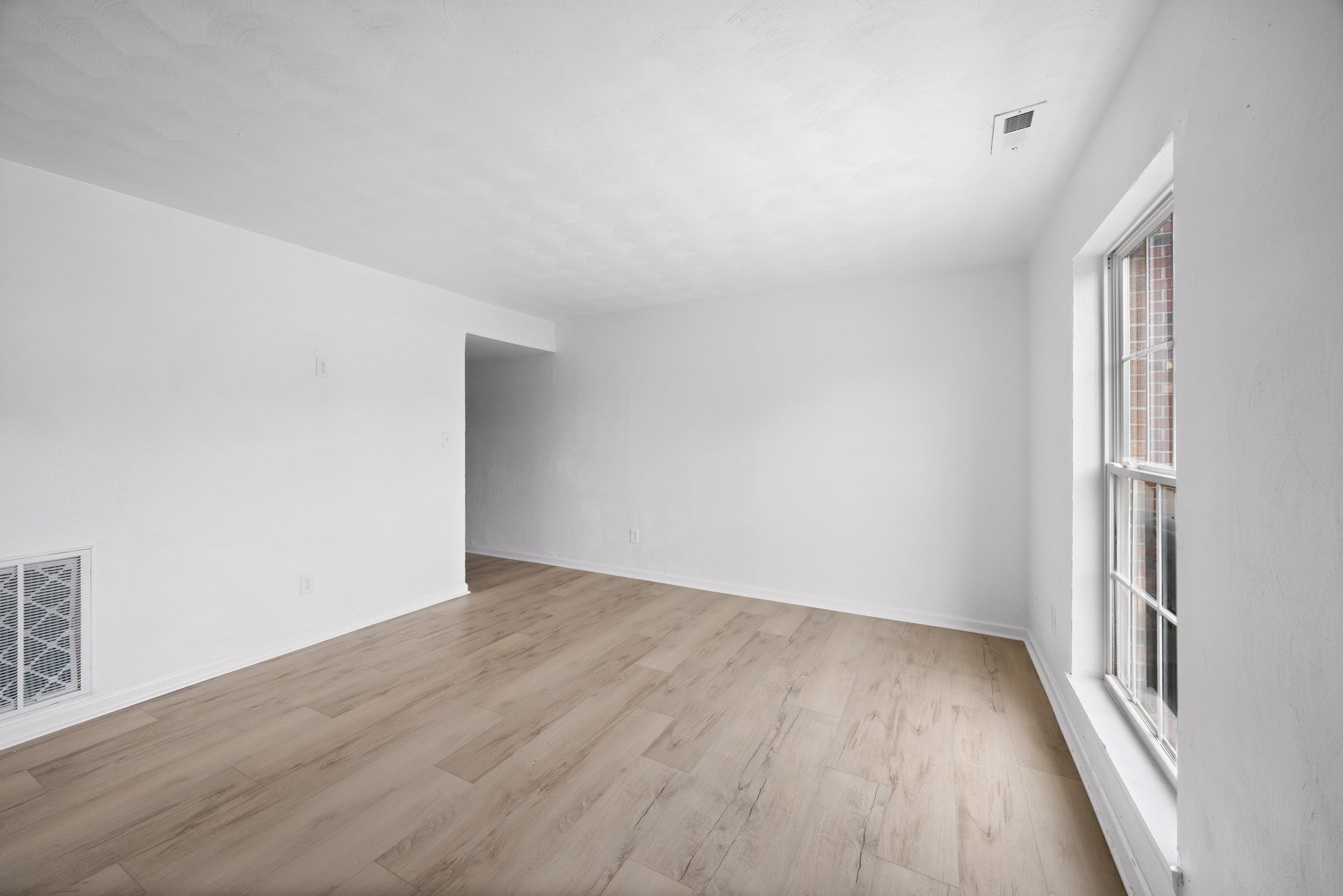 Norfolk Townhome: 925 Madison Ave