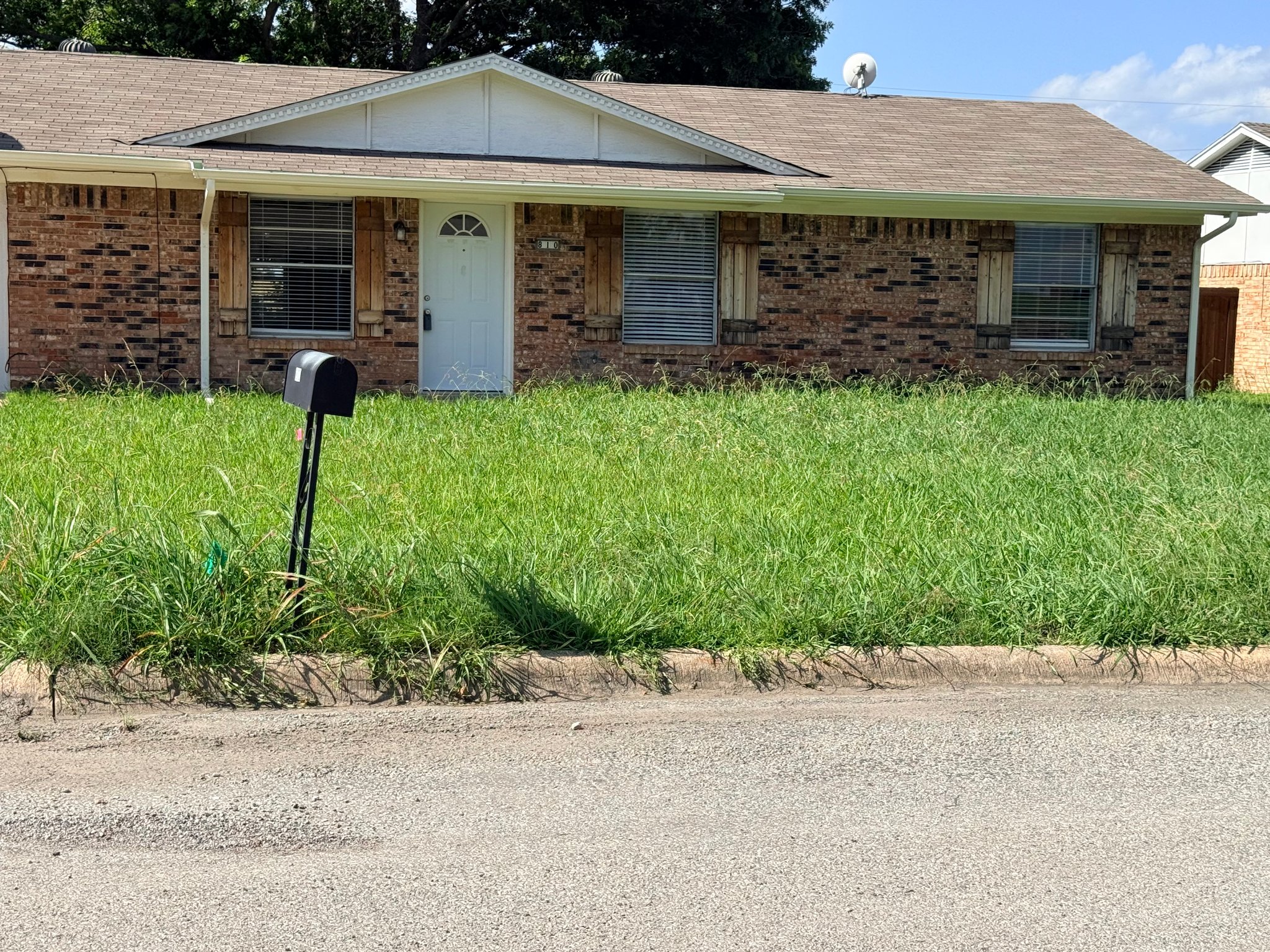 Howe House: 810 S. Western Hills Dr.