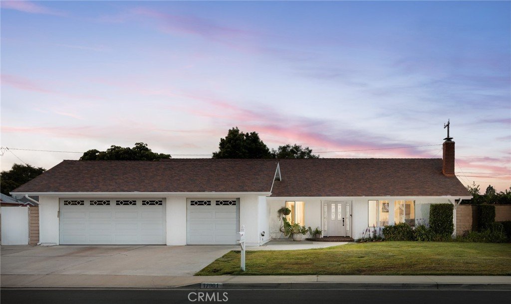 Tustin House: 17901 Martha Anne Dr